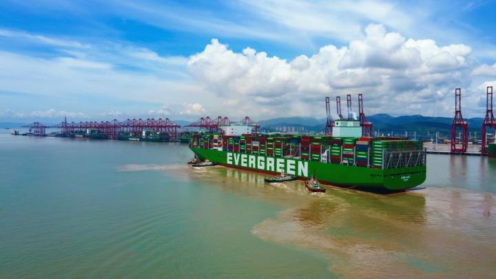 Ningbo Zhoushan Portua Changyi munduko edukiontzi handienarekin konektatzen da